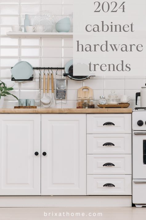 Are you ready to give your cabinets a stunning update? Look no further! We've got the inside scoop on the top 2024 cabinet hardware trends and top picks that are going to transform your kitchen or bathroom into the ultimate space of your dreams. So, what are you waiting for? Dive in and explore these fabulous designs now! #2024homedecor #homedecortrends #kitcheninspo #bathroominspo Kitchen Hardware Trends 2023, Kitchen Cabinet Hardware Trends 2024, Kitchen Hardware Trends 2024, Kitchen Ideas 2024 Trends, Hardware For White Cabinets, Kitchen Hardware White Cabinets, Cabinet Hardware Trends, Kitchen Hardware Trends, Cabinet Hardware Bathroom