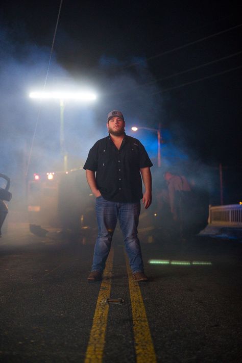 Luke Combs’ Emotional “One Number Away” Video Is An Emotional Tale Of Love Lost Best Iphone Wallpaper, Quotes Country, Iphone Wallpaper Quotes, Country Backgrounds, Love Lost, Best Country Singers, Luke Combs, One Number, Best Country Music