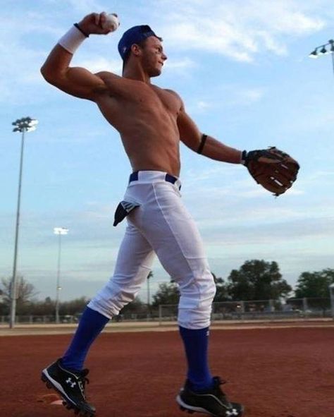 Oh, well hello hot shirtless guy in baseball pants. 남성 근육, Baseball Guys, Baseball Boys, 남자 몸, Workout Gloves, Baseball Pants, Manama, Action Poses, Baseball Players