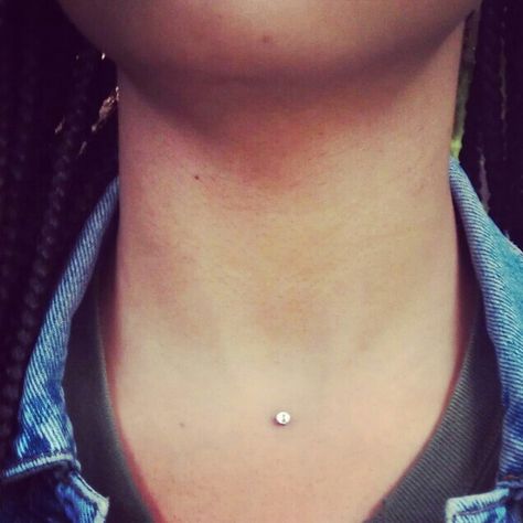 Neck Neck Percinings, Neck Piercing Dermal, Neck Dermal Piercing, Surface Bar Piercing, Chest Piercings For Women, Neck Dermal, Piercing Chest, Chest Piercing, Neck Piercing