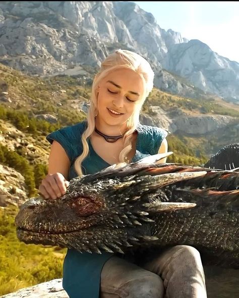 Daenerys Targaryen Dragons, Drogon Game Of Thrones, Queen Of Dragons, Yoruichi Shihouin, Game Of Throne Daenerys, Game Of Thrones Dragons, Got Dragons, Targaryen Aesthetic, Gra O Tron