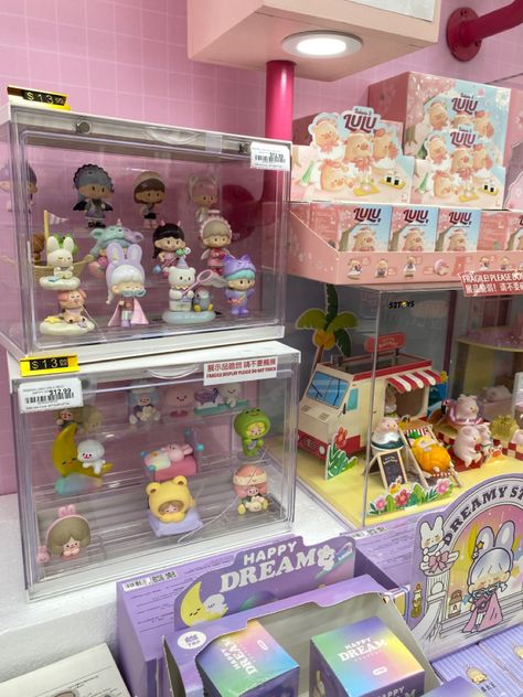 Tesolife nyc in koreatown (so many cute blind boxes and figures!) Blind Box Figures, Blind Boxes, Nyc Aesthetic, Purple Themes, Box Store, Nyc Trip, Blind Box, Toy Store, Travel Inspiration