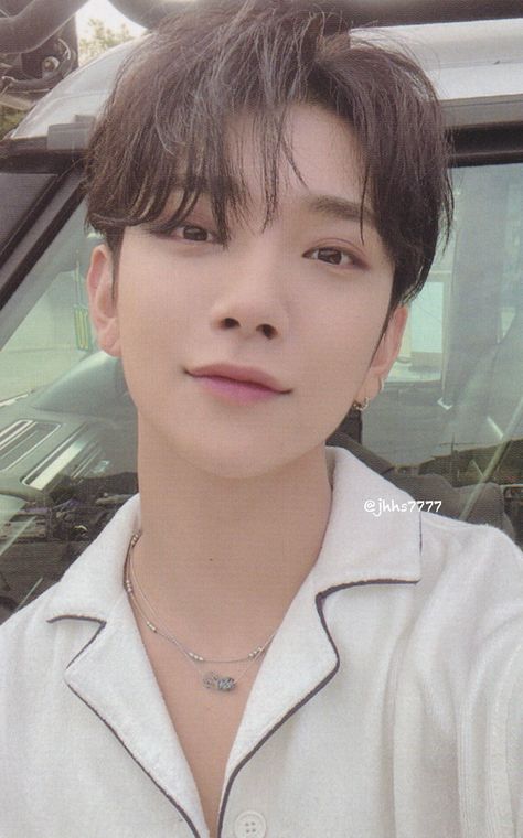 ©jhhs7777 Joshua Pc Scan, Joshua Photocard Scan, Joshua Photocard, Svt Photocards, Sector 17, Fnaf Photos, Mingyu Svt, I Got A Man, Seventeen Joshua