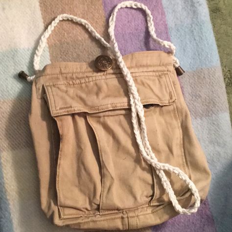 Diy Cargo Shorts, Cargo Bag, Easy Diys, Short Dog, Cargo Shorts, Easy Diy, Khaki Pants, Craft Ideas, Purse