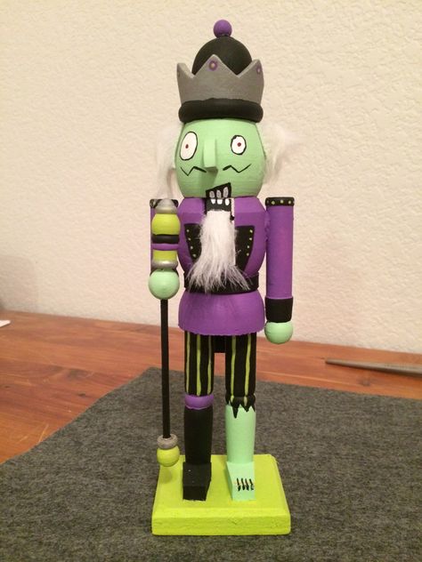 Zombie nutcracker - since zombies aren't usually my thing, I found inspiration online for the design Spooky Nutcracker, Halloween Nutcrackers Diy, Gothic Nutcracker, Zombie Nutcracker, Halloween Nutcrackers, Nutcracker Diy, Diy Nutcracker, Nutcracker Crafts, Merry Creepmas