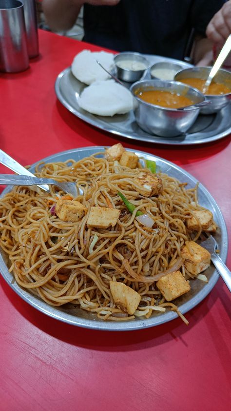 Enjoyed this delicious paneer Chowmein, sambar idly and Masala Dosa at Madras Dosa Corner (South Indian food) at Subhash chowk, Sonipat, Haryana. Best Dosa place in Sonipat. Definitely a must try. Chowmein Indian, Idly Sambar, Khana Khazana, Masala Dosa, Vegetarian Snacks, South Indian Food, Snacks Recipes, Indian Food, Paneer