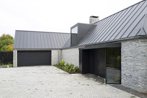 Steel Doors And Windows, Studio Spaces, Long House, Contemporary Building, Rural House, Dormer Windows, Timber Cladding, Countryside House, Modern Houses