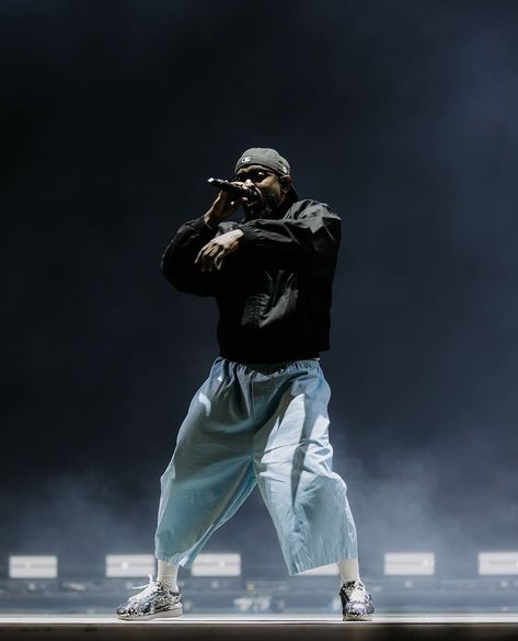 #kendrick #kendricklamar #kdot #pglang Kendrick Lamar Pop Out Concert, Kendrick Lamar Braids, Gnx Kendrick, Kendrick Lamar Wallpapers Iphone, Pglang Kendrick, Mara Aesthetic, King Kenny, K Dot, Kung Fu Kenny