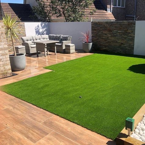 Fake Grass Backyard, Artificial Turf Backyard, Artificial Grass Balcony, Balcony Hanging Plants, Turf Backyard, Backyard Tent, Porcelain Paving, Backyard Buildings, Backyard Grilling