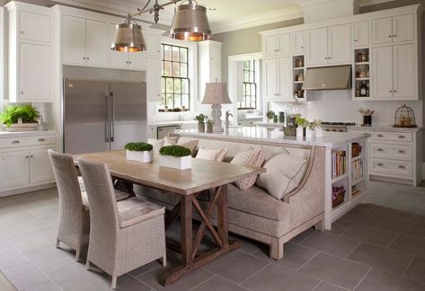 traditional-kitchen-with-bench-seating - Home Decorating Trends - Homedit Kitchen Island With Bench Seating, Seating In Kitchen, Kitchen Dining Room Combo, Bench Seating Kitchen, Banquette Seating In Kitchen, Kitchen Sofa, Kitchen Island Bench, Kitchen Banquette, Kitchen Island Table