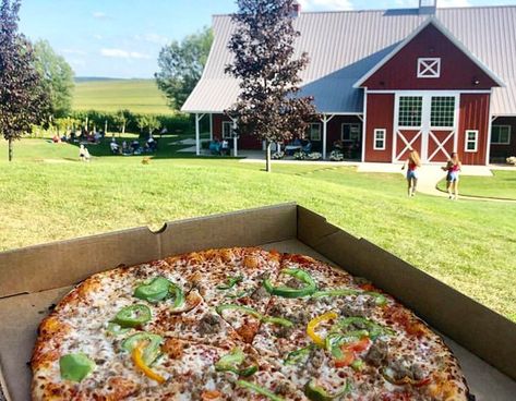 Pizza Farms Are a Thing and Should Be On Your Fall To-Do List National Pizza Month, Homemade Pesto Sauce, Mexico Style, Best Puns, Local Brewery, Wood Fired Oven, Roasted Beets, Pizza Night, Local Farm