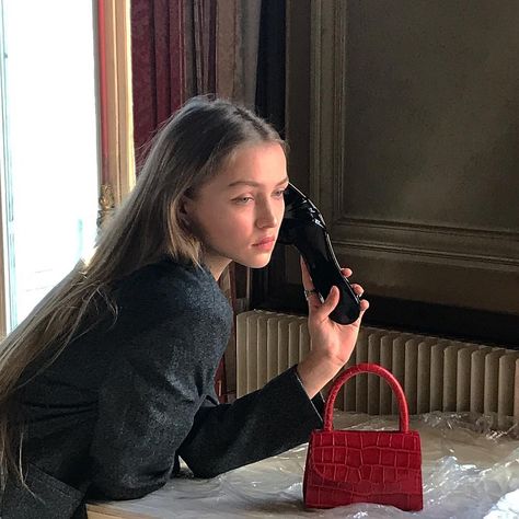 Ugh Aesthetic, Avery Grambs, Boarding School Aesthetic, The Inheritance Games, Inheritance Games, Rich Kids, Elle Fanning, Old Money Aesthetic, Instagrammer