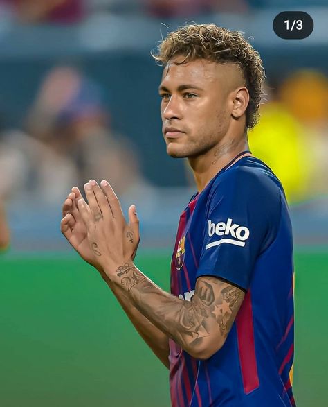 Neymar 2013, Fade Haircut Designs, Neymar Barcelona, Neymar Brazil, Messi And Neymar, Haircut Designs, Fade Haircut, Neymar Jr, Chris Evans