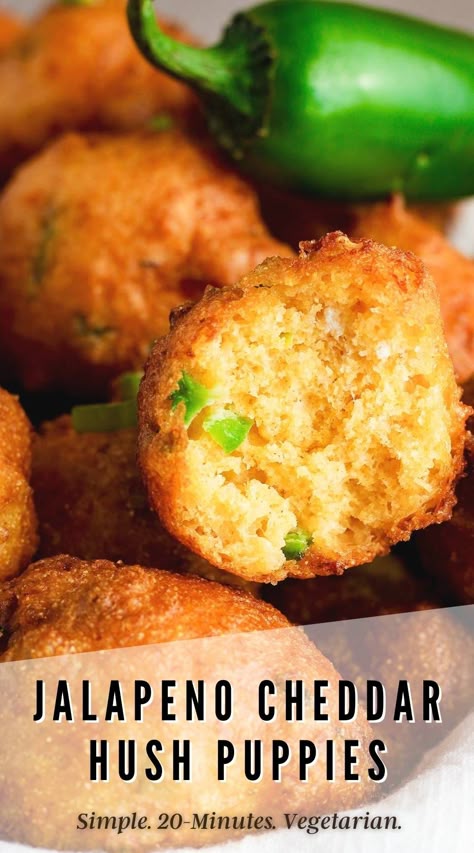 Hush Puppies Recipe With Corn, Easy Hush Puppy Recipe, Cajun Dinner, Cajun Appetizers, Hush Puppies Recipe, Jalapeno Recipes, Jalapeno Cheddar, Cajun Recipes, Bread Recipes Homemade