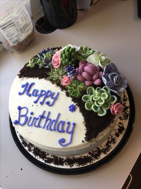 Succulent cake Cake Decorating Plants, Garden Theme Cake For Mom, Plant Themed Birthday Cake, Plant Theme Cake, Plant Birthday Cakes, Plant Cake Ideas, Plant Lover Cake, 23rd Birthday Cake Ideas, Succulent Cake Ideas