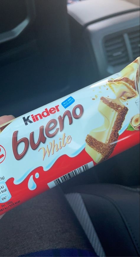 Bueno White, Japan Snacks, Sweet Couples, Hazelnut Milk, Cute Desktop Wallpaper, Instagram And Snapchat, Sweet Couple, Food Obsession, Cute Couples Goals