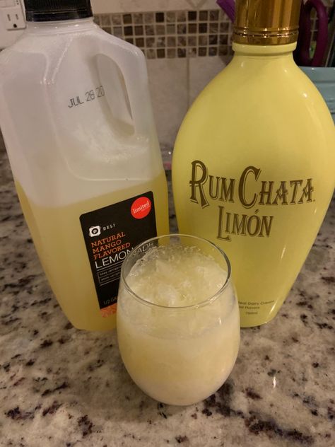 Rum Chata Limon Drinks, Rumchata Limon Mixed Drinks, Lemon Rumchata Drinks, Rumchata Limon, Rum Chata Drinks, Rum Chatta Drinks, Alcohol Therapy, Rumchata Recipes Drink, Rumchata Drinks