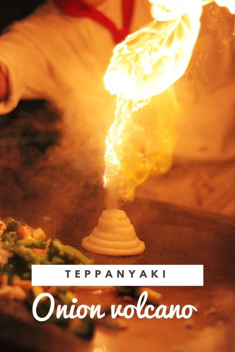 Onion Volcano, Steak Photography, Eating Japanese Food, Teppanyaki Recipe, Hibachi Grill, Grilled Foods, Table Manners, Japanese Cooking, Grilling Recipes