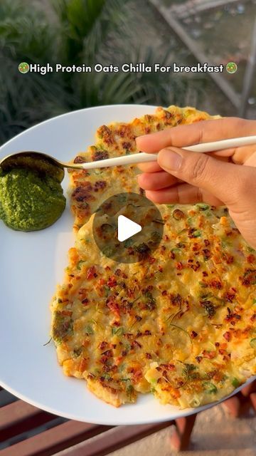 Oats Recipes Indian Healthy, Oat Chilla, Besan Chilla Recipe Video, Suji Chilla Recipe, Chilla Recipe Easy, Chilla Recipe Besan, Oats Chilla Recipe, Quick Oats Recipes Breakfast, Healthy Snacks Recipes Indian