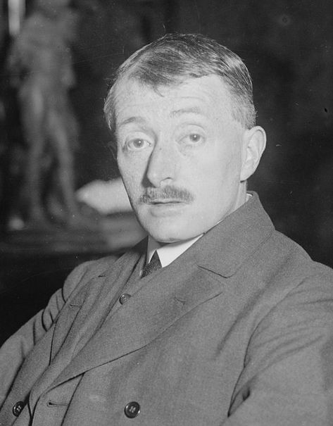 Born today in 1878 John Masefield moved around 1915 to Lollingdon Farm in Cholsey, Berks now Oxon, a setting that inspired poems and sonnets under the title Lollingdon Downs. In 1920 he settled with family in Boars Hill where he somehow found the time to keep bees, poultry and herd goats alongside writing prolifically, organising the Oxford Recitations and founding with others the Scottish Association for the Speaking of Verse. John Masefield, Poetry Magazine, English Poets, Uk History, Horror Fiction, Poetry Reading, American Poets, Writers And Poets, Writers Write