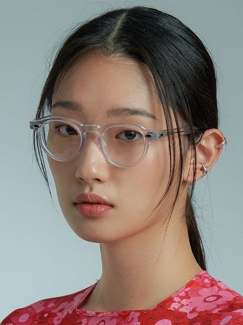 Korean Makeup Glasses, Korean Style Glasses Women, Clear Framed Glasses Woman, Glasses On Asian Women, 90s Asian Fashion, Clear Glasses Frames Asian, Clear Glasses Frames Women, Bold Glasses, Half Rim Glasses