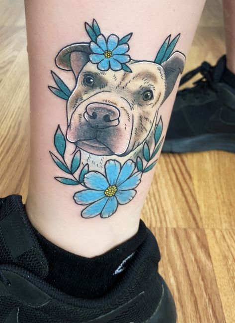 Traditional Tattoos Dog, People With Anger Issues, Pitbull Tattoos, Pitbull Attacks, Tattoos Dog, Family Friendly Dogs, Pitbull Tattoo, Bone Tattoo, Crochet Dog Sweater