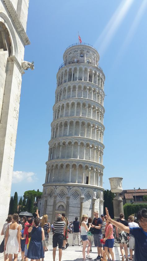 Pizza tower, Italy Pizza Tower Background, Piza Tower, Rome Pizza, Pisa Tower Aesthetic, Tower Of Pisa Aesthetic, Famous Towers In The World, Italy Leaning Tower Of Pisa, Pisa Italy, Famous Landmarks