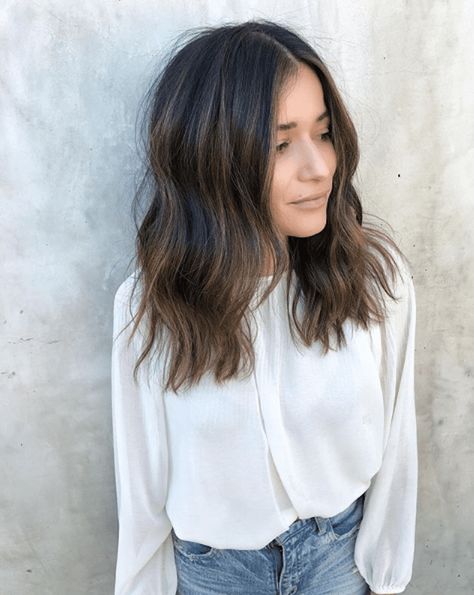 17 Examples of Dark Brown Hair With Highlights to Bring to Your Colorist Dark Brown Hair With Highlights, Brown Hair Shades, Brown Ombre Hair, Hair With Highlights, Hair Color Light Brown, Brown Hair Balayage, Brown Balayage, Ombré Hair, Brown Blonde Hair