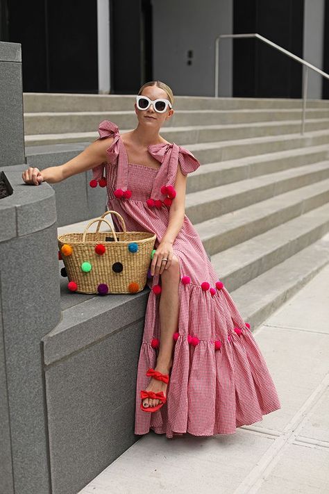 Blair Eadie wears a red gingham dress with pom poms by SUNDRESS // Bag by Nannacay // Sunglasses by Celine // Click through for more pom pom outfit picks and summer dress style on Atlantic-Pacific Minimal Stil, Red Gingham Dress, Best Maxi Dresses, Miami Outfits, 여름 스타일, Pakaian Feminin, Dresses Aesthetic, Look Retro, Mode Boho