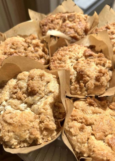 Cinnamon Roll Banana Muffins - Acts Of Sourdough Banana Crumble, Sourdough Banana, Sourdough Muffins, Mini Carrot Cake, Sourdough Cinnamon Rolls, Banana Muffins Easy, Banana Oat Muffins, Mini Carrots, Mini Bananas