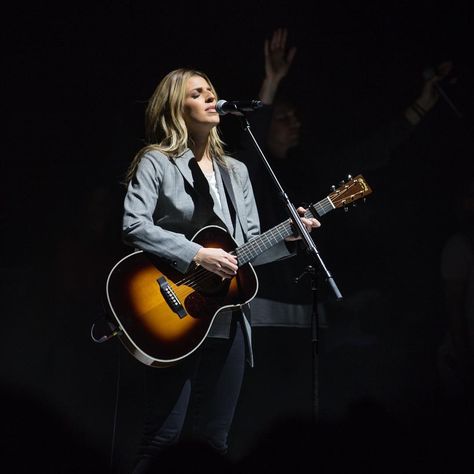 Brooke Fraser Ligertwood, Worship Team Outfits, Worship Leader Outfit, Brooke Ligertwood, Brooke Fraser, Team Outfits, Jesus Christ Cross, Worship Team, Hillsong United