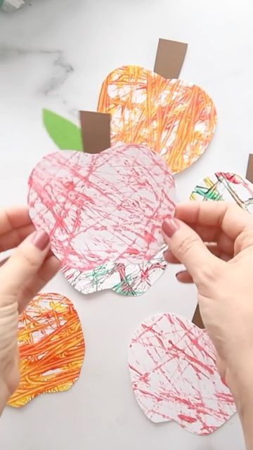 Type Of Painting, Painting Apple, Apple Craft, Apple Painting, Marble Painting, Preschool Ideas, Types Of Painting, Wild And Free, Business For Kids