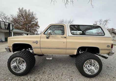 Chevy K5 Blazer 4x4, Big Chevy Trucks, C10 Stepside, Blazer 4x4, Chevy K5 Blazer, Chevy Blazer K5, Blazer K5, Square Body Chevy, Off Road Trucks