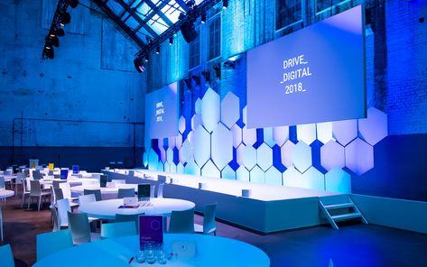 Conference Set Design on Behance Corporative Events, Bühnen Design, Corporate Events Decoration, Corporate Event Design, Stage Set Design, Church Stage Design, Event Stage, Church Stage, Stage Backdrop