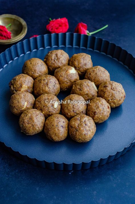 Sattu Ladoo | How To Make Sattu Ke Ladoo? - Tomato Blues Easy Indian Sweet Recipes, Laddoo Recipe, Winter Snack, Paratha Recipes, Roasted Cashews, Light Snacks, Indian Sweet, Easy Treats, Indian Recipes