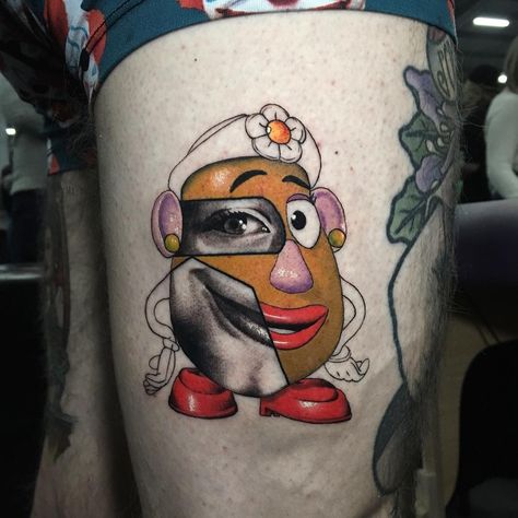 Mat Rule on Instagram: “Mrs Potato head done at @besancontattooconvention - Infos/booking ✉matruletattoo@gmail.com - Sponsored by @dermalizepro - @skinart_mag…” Toy Story Tattoo, Rare Tattoos, Live Tattoo, Story Tattoo, Mrs Potato Head, Crazy Tattoos, Sticker Tattoo, Tattoo Trend, Cute Disney Drawings