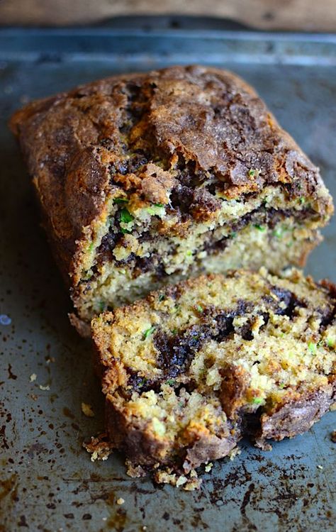 Yammie's Noshery: Cinnamon Swirl Zucchini Bread {With Gluten Free Option} Gluten Free Zucchini Recipes, Cinnamon Zucchini Bread, Zucchini Banana Bread Recipes, Gluten Free Zucchini Bread, Zucchini Recipes Dessert, Fat Bomb Recipes, Zucchini Banana Bread, Zucchini Bread Recipe, Chocolate Zucchini Bread