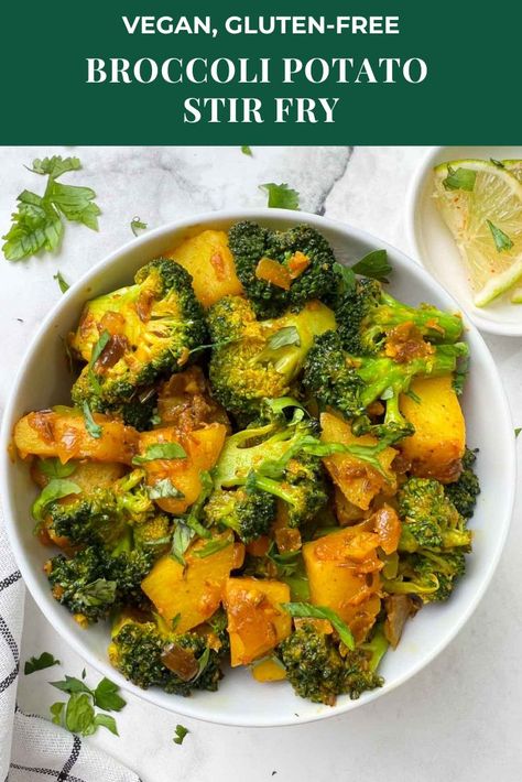 Potato Stir Fry Recipes, Brócoli Recipes, Stir Fry Broccoli, Potato Sabji, Potato Stir Fry, Aloo Sabzi, Gobi Recipes, Broccoli Potato, Broccoli And Potatoes