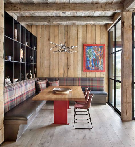 Organic-meets-modern design in this breathtaking home in Big Sky country Interior Design Engineering, Lodge House, Big Sky Country, Benjamin Moore Colors, Rustic Dining Room, Mountain Modern, Lodge Decor, Luxe Interiors, Rustic Dining