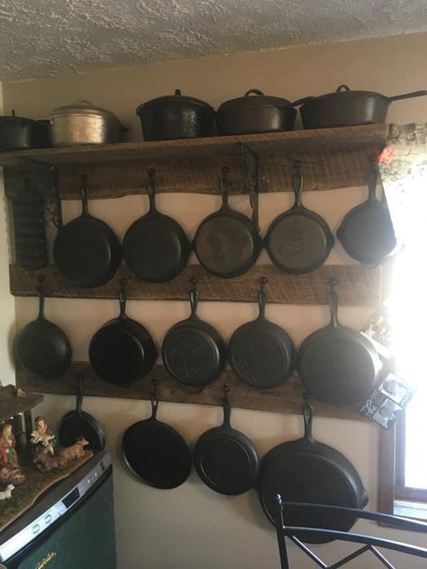 Organizing Cast Iron Pans, Cast Iron Skillet Display Ideas, Ways To Hang Cast Iron Skillets, Cast Iron Skillet Wall Display Diy, Cast Iron Pan Storage Ideas, Displaying Cast Iron Cookware, Iron Skillet Wall Display, Cast Iron Wall Display Ideas, How To Display Cast Iron Cookware