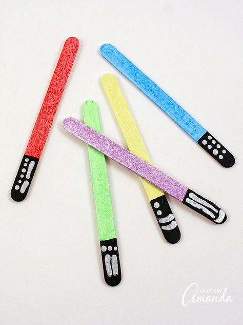 Lightsaber Bookmarks: Star Wars Themed Diy Star Wars Bookmark, Star Wars Preschool Crafts, Star Wars Art Projects, Star Wars Toddler Crafts, Star Wars Arts And Crafts, Star Wars Crafts For Toddlers, Star Wars Art For Kids, Star Wars Arts And Crafts For Kids, Star Wars Crafts For Kids Easy