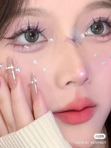 Jelly Douyin Makeup, Douyin Makeup Doe Eye, Bright Douyin Makeup, Korean Fairy Makeup, Douyin Jelly Makeup, Douyin Graduation Makeup, Cold Douyin Makeup, Douyin Contact Lens, Doyen Makeup