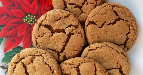 These chewy molasses spice cookies are truly perfect - simple, chewy and soft centers, lightly spiced, slightly crisp edges, sugary tops, ... Spice Cookies Recipe, Sunday Baking, Molasses Cookie, Brown Eyed Baker, Chocolate Thumbprint Cookies, Brown Butter Cookies, Peppermint White, Martha Stewart Recipes, Delicious Christmas Cookies