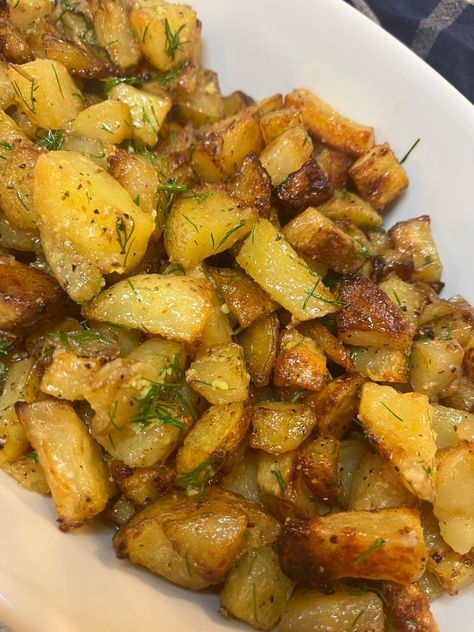 Potatoes And Dill, Roasted Yellow Potatoes, Tiny Potato, Dill Potatoes, Dill Recipes, Mini Potatoes, Lemon Potatoes, Fried Potatoes, Roasted Potatoes