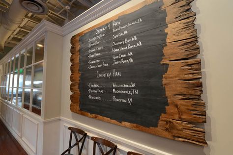 Rustic Menu Board, Menu Boards Design, Menu Display Ideas, Pub Chalkboard, Brewery Interior, Brewery Decor, Papan Menu, Orlando Food, Brewery Bar