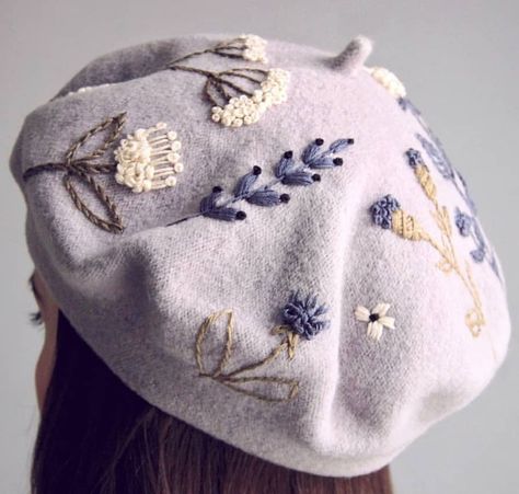 Cute Beret, Beret Pattern, Sewing Embroidery Designs, Beret Hat, Head Accessories, Cute Hats, Fashion Help, Dream Clothes, Minimal Fashion