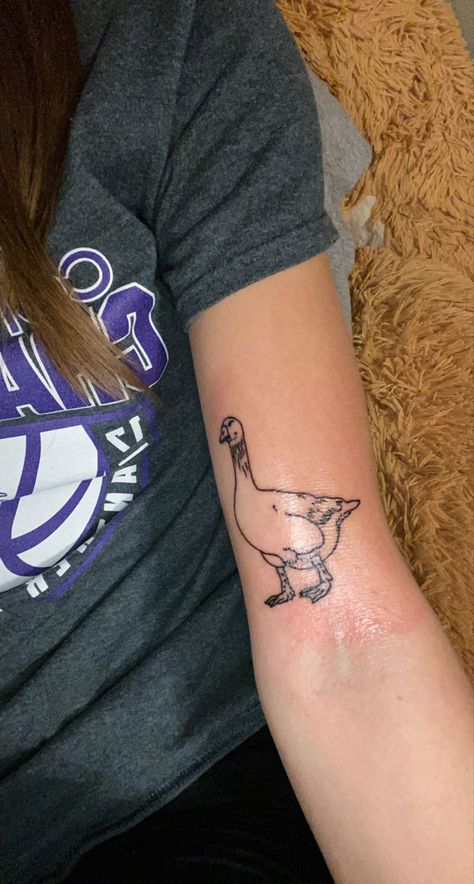 Goose Tattoo, Tattoo Abstract, Intense Emotions, Tattoos Art, Star Light, Under The Influence, Tattoo Inspo, Body Mods, Pretty Tattoos