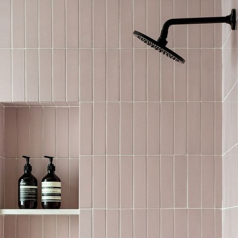 Shower Shelves Tiled, Tile Shower Shelf Ideas Built Ins, Shower Niche Ideas, Tile Shower Shelf, Light Airy Bedroom, Tile Shower Niche, Funky Bathroom, Bathroom Niche, Shower Caddies