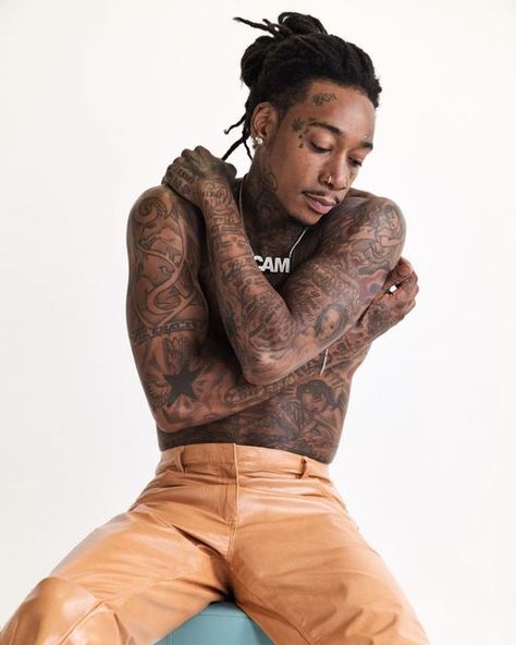 Wiz Khalifa Hd Wallpaper, Wiz Khalifa Aesthetic, Wiz Khalifa Style, Whiz Khalifa, Hot Tamale, Barbie Wedding Dress, Editor In Chief, Hot Tamales, Celebrity Photography