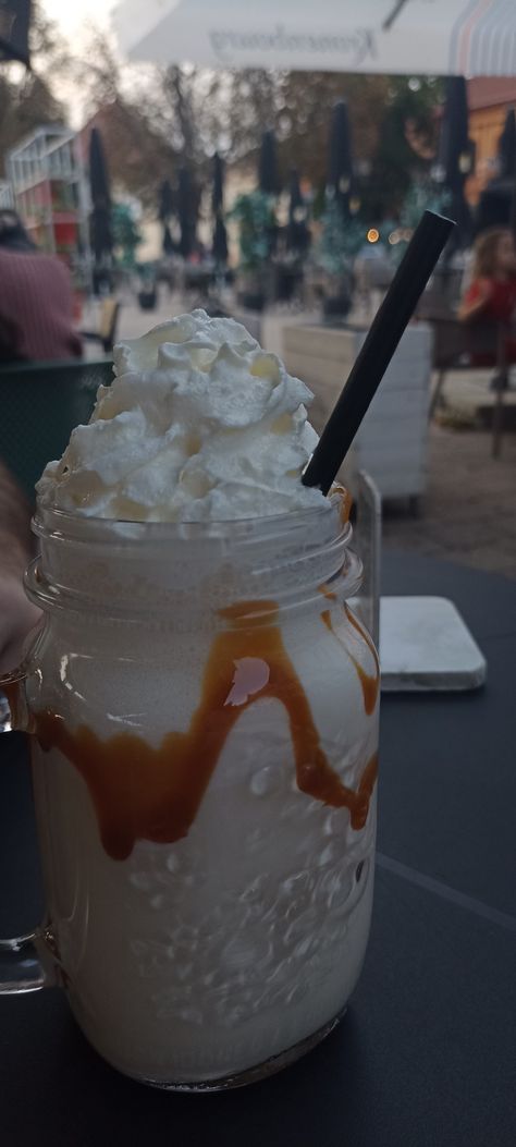 Aesthetic caramel milkshake Vanilla Milkshake Aesthetic, Milkshake Aesthetic, Caramel Milkshake, Vanilla Milkshake, Aesthetic Food, Aesthetic Wallpaper, Aesthetic Wallpapers, Caramel, Vanilla